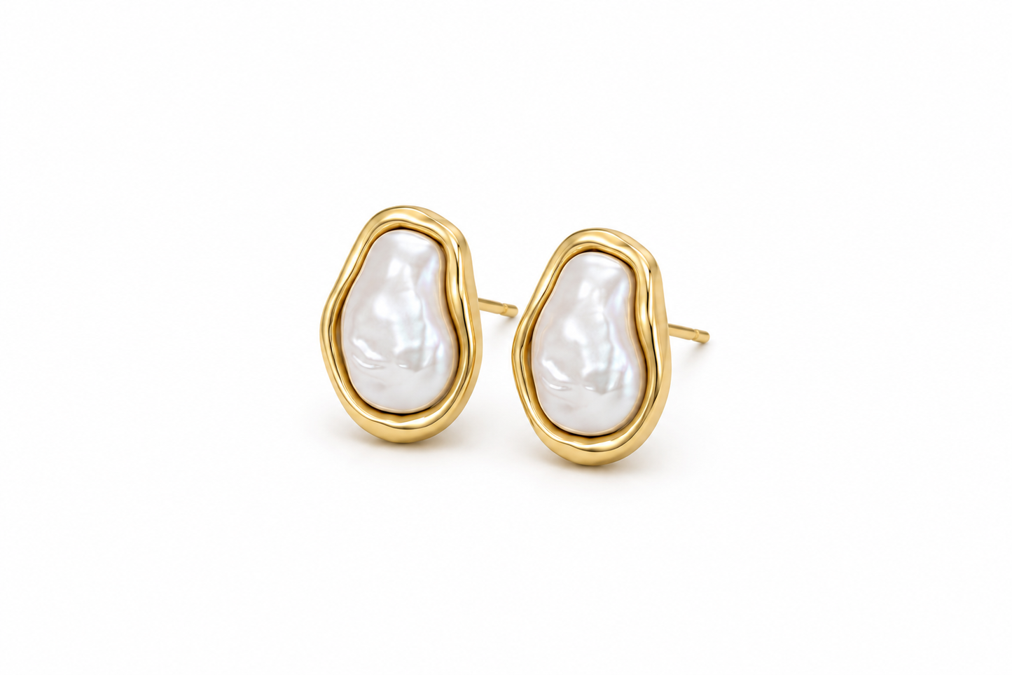 Aura Pearl Stud Earrings